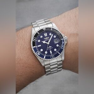 Invicta Pro diver Men’s Silver and Navy Watch 43 mm